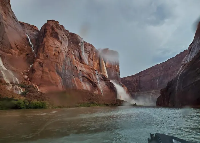 Lee's Ferry At Vermilion Cliffs Marble Canyon